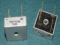 Silicon Bridge Rectifier Diode • Square MB-35W • PCB 4 Pin • VF @ IF= 1.2V@17.5A • VRRM= 600V • IFM= 35A [FB3506L]