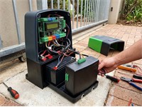 Centurion DX Smart Charger 27.4V 1.3A Boxed for D6 Smart Gate Motor [CEN DX1CHGRV00]
