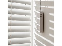 Aqara Roller Shade Driver E1, Wireless Protocol:Zigbee 3.0, Battery Type: Lithium Battery (Not Replaceable), Rated Input:5V1A, Retrofit , Operating Temperature:-10°C~ 55℃ (14°F~131°F) , Requires:AQ-HUB-E1, AQ-HUB-M1S-G2, AQ-HUB-M2, AQ-HUB-M3 [AQARA ROLLER SHADE DRIVER E1]