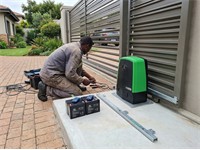 Centution D10 Smart 24V Sliding Gate Operator Kit - Steel Rack-1000Kg ( Kit Includes : Operator, BATT 12V7,2AH x2, STEEL RACK 2 X 2M) Excludes Remotes [CEN GATE MOTOR D10 SMART KIT-STL]