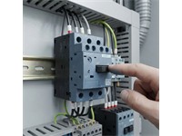 Circuit Breaker Size S00 For Motor Protection, CLASS 10 A-release 5.5...8 A N-Release 104 A 1 NO+1 NC Transverse Screw Terminal Standard Switching Capacity [3RV1011-1HA15]