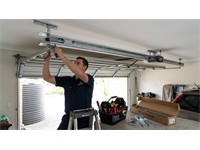 Centurion SD04 (T10/12) Single Piece Track for Sectional Garage Door, Track Length: 3196mm [CEN SD04TRK006]